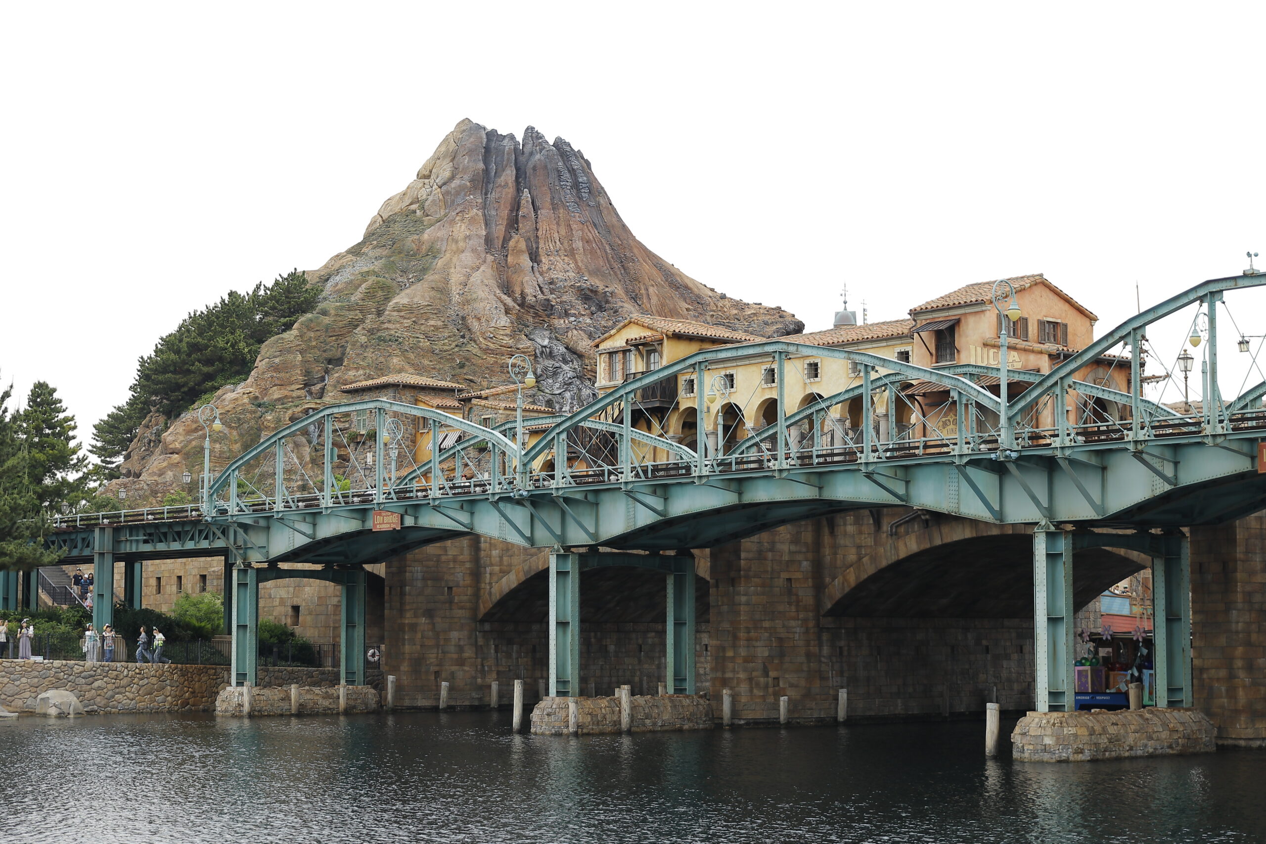 東京ディズニーシーの火山の写真